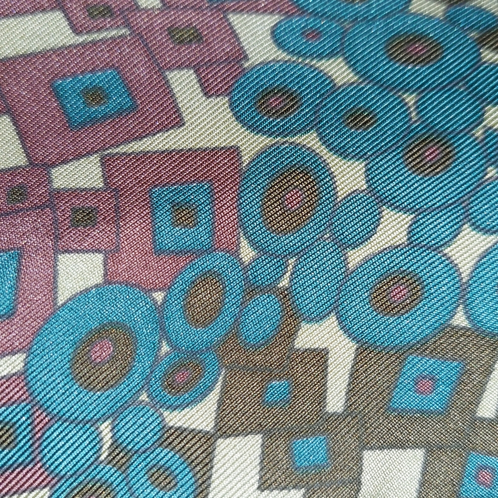 Pure Silk Italy
Geometric Patterned Blouse - Picture 7 of 7